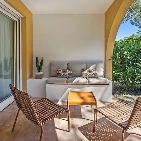 Spacious St-tropez - Terrace Garden Apartman *